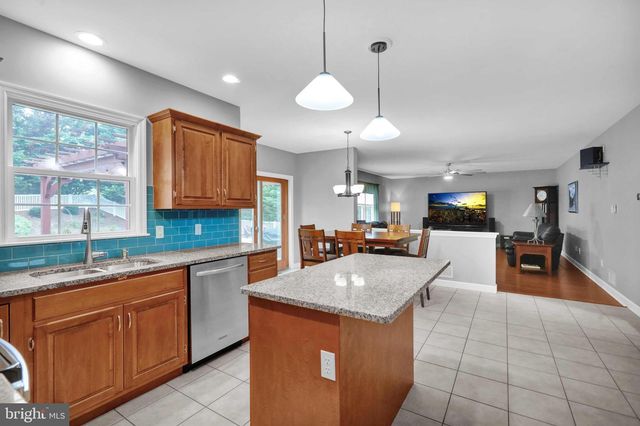 4189 HILL TERRACE DR, Sinking Spring, PA 19608