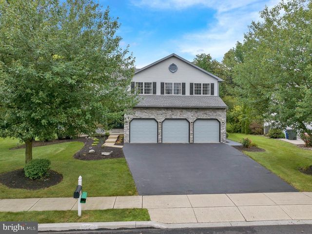 4189 HILL TERRACE DR, Sinking Spring, PA 19608