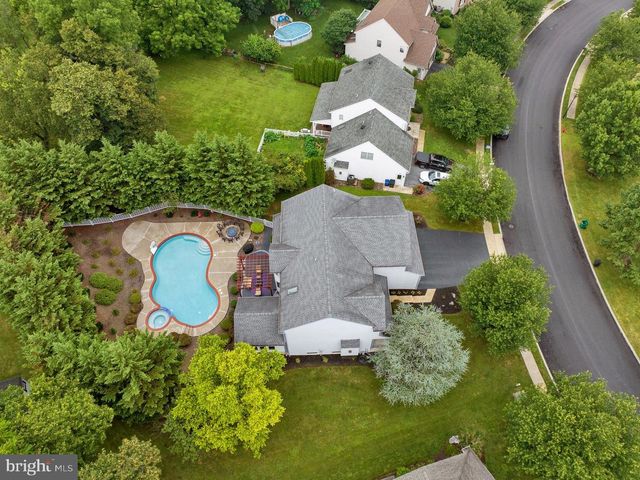 4189 HILL TERRACE DR, Sinking Spring, PA 19608