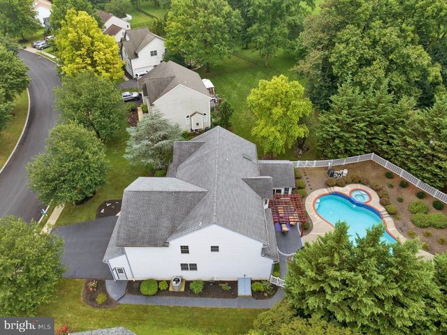 4189 HILL TERRACE DR, Sinking Spring, PA 19608