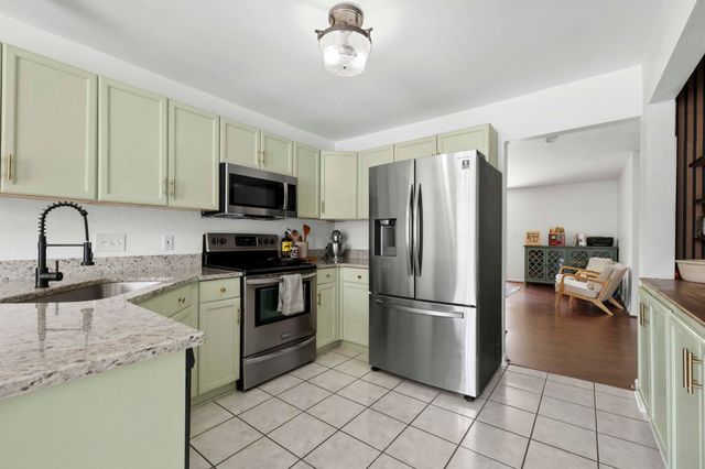 26 Michell Drive, Taylors, SC 29687