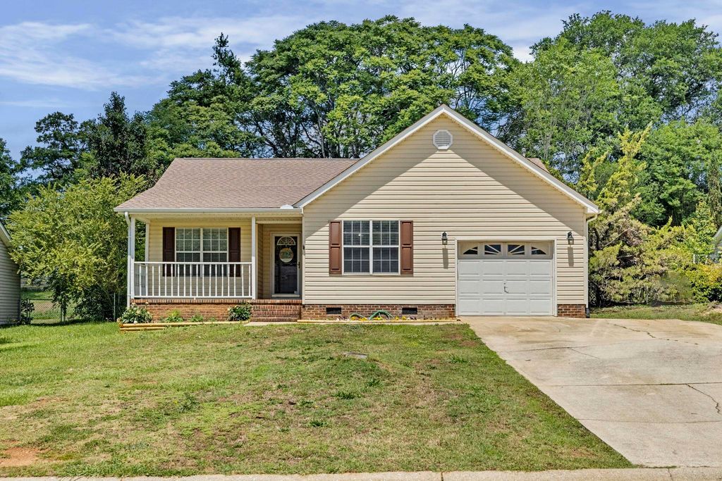 26 Michell Drive, Taylors, SC 29687