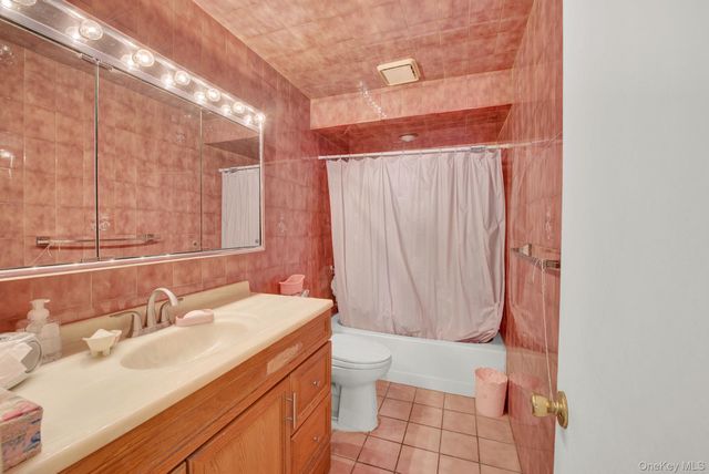 70-29 68 th Place, Glendale, NY 11385