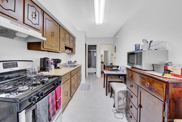 70-29 68 th Place, Glendale, NY 11385