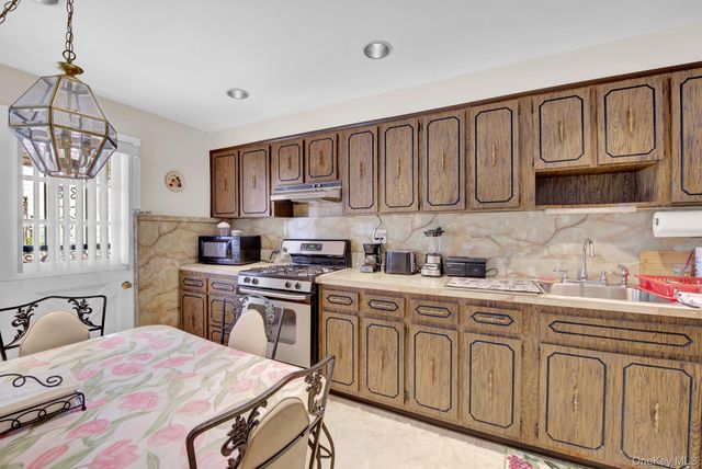 70-29 68 th Place, Glendale, NY 11385