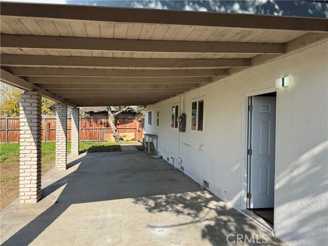 2002 N Woodridge, Hanford, CA 93230