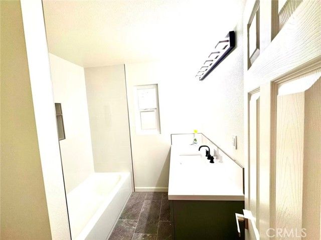 2002 N Woodridge, Hanford, CA 93230