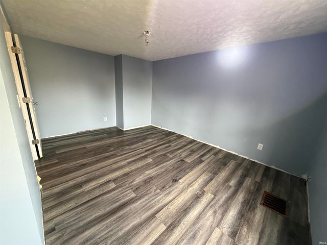 617 S Main Street, Owensville, IN 47665