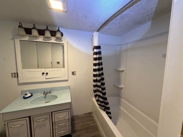 617 S Main Street, Owensville, IN 47665