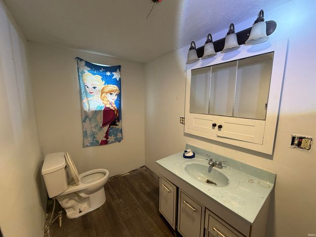 617 S Main Street, Owensville, IN 47665