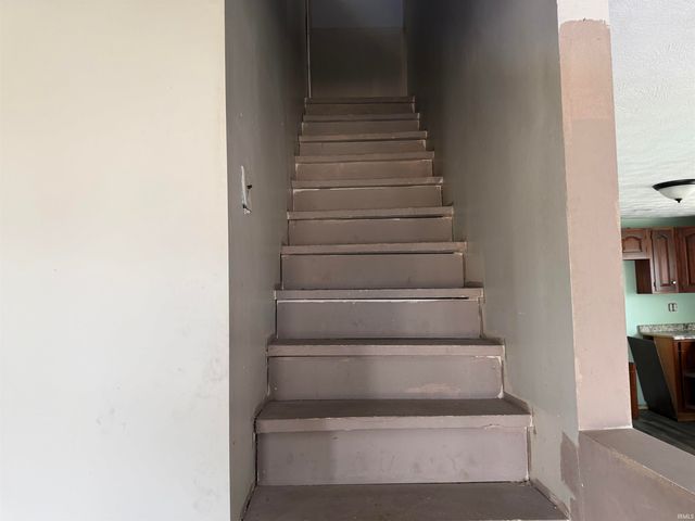 617 S Main Street, Owensville, IN 47665