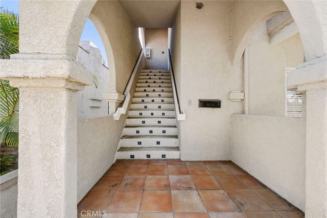 210 Glendora Avenue, Long Beach, CA 90803