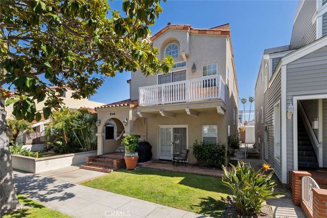 210 Glendora Avenue, Long Beach, CA 90803