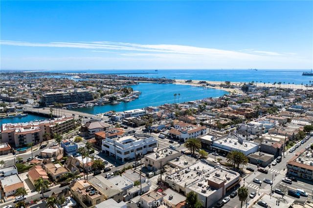 210 Glendora Avenue, Long Beach, CA 90803