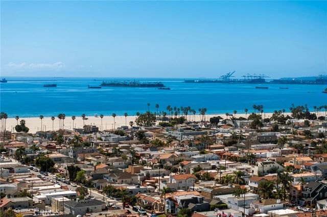 210 Glendora Avenue, Long Beach, CA 90803