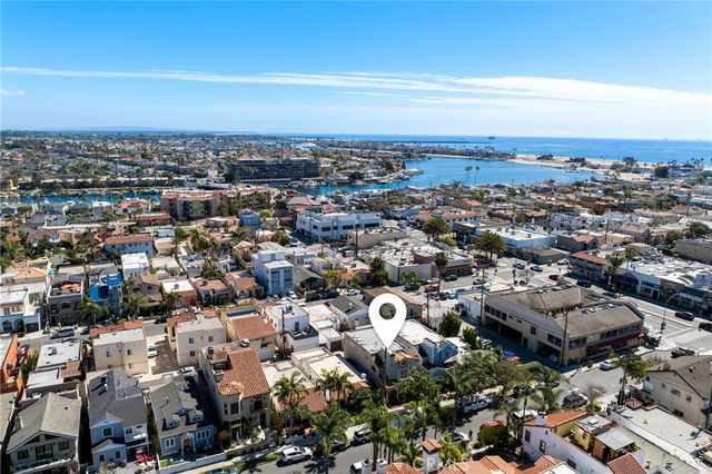 210 Glendora Avenue, Long Beach, CA 90803