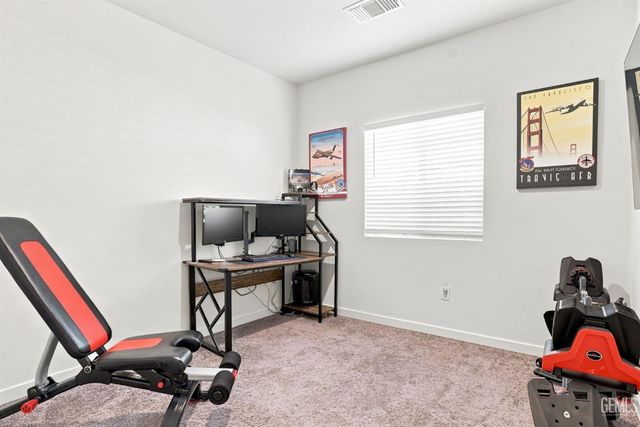 913 Macclesfield Street, Bakersfield, CA 93307