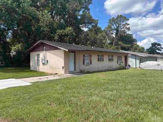 2201 Eliasberg St, Pensacola, FL 32507