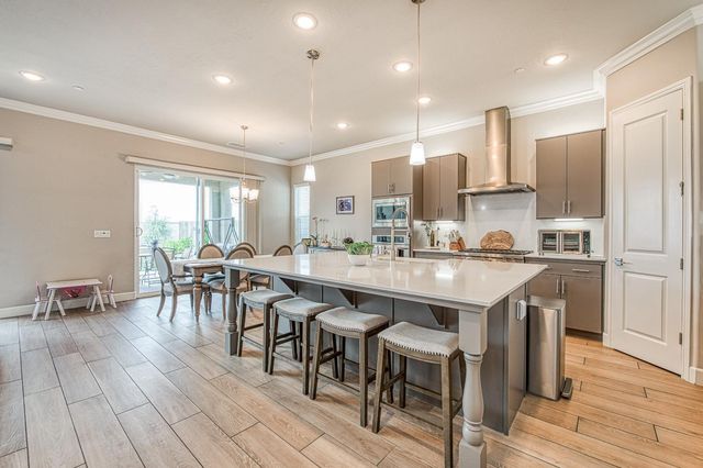 467 Heirloom Lane, Clovis, CA 93619