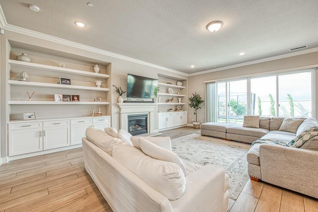 467 Heirloom Lane, Clovis, CA 93619
