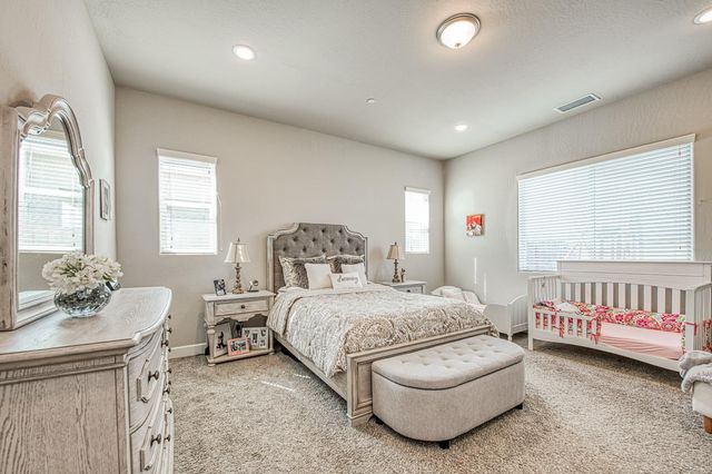 467 Heirloom Lane, Clovis, CA 93619
