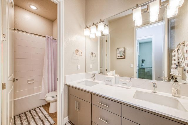 467 Heirloom Lane, Clovis, CA 93619