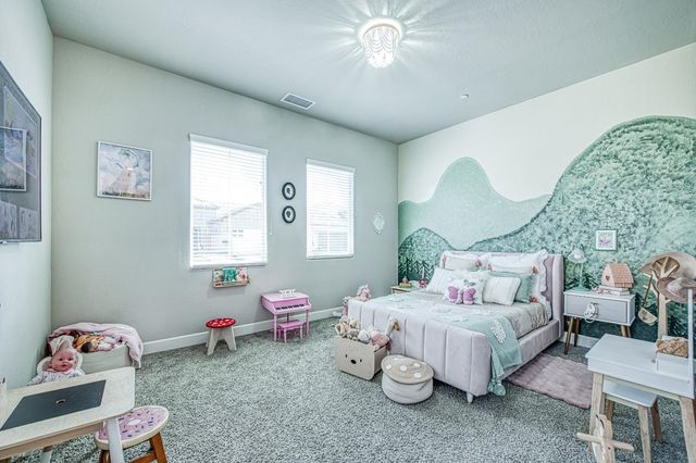 467 Heirloom Lane, Clovis, CA 93619