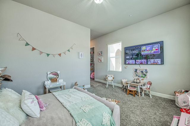 467 Heirloom Lane, Clovis, CA 93619