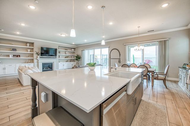 467 Heirloom Lane, Clovis, CA 93619