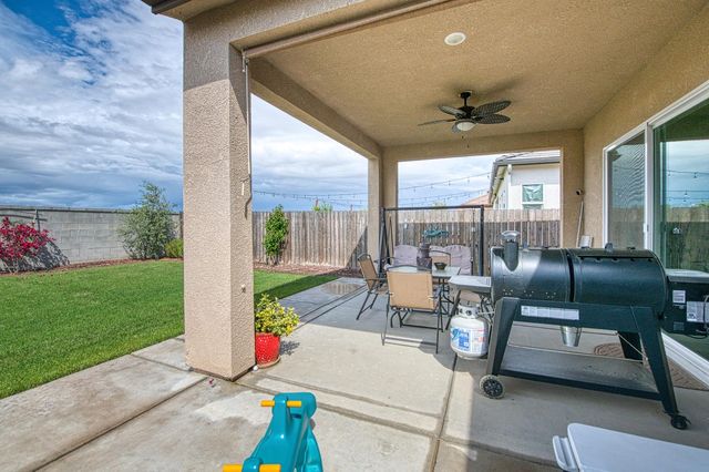 467 Heirloom Lane, Clovis, CA 93619