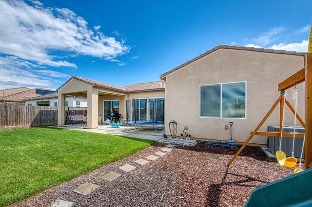 467 Heirloom Lane, Clovis, CA 93619