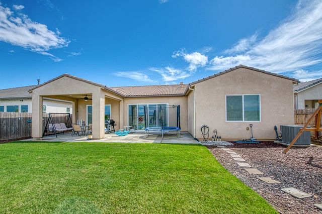 467 Heirloom Lane, Clovis, CA 93619