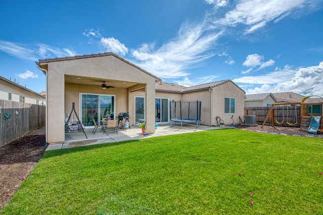 467 Heirloom Lane, Clovis, CA 93619