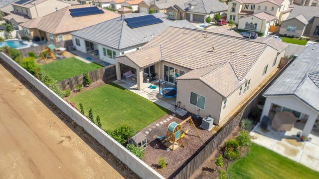 467 Heirloom Lane, Clovis, CA 93619