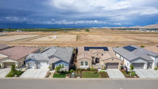 467 Heirloom Lane, Clovis, CA 93619