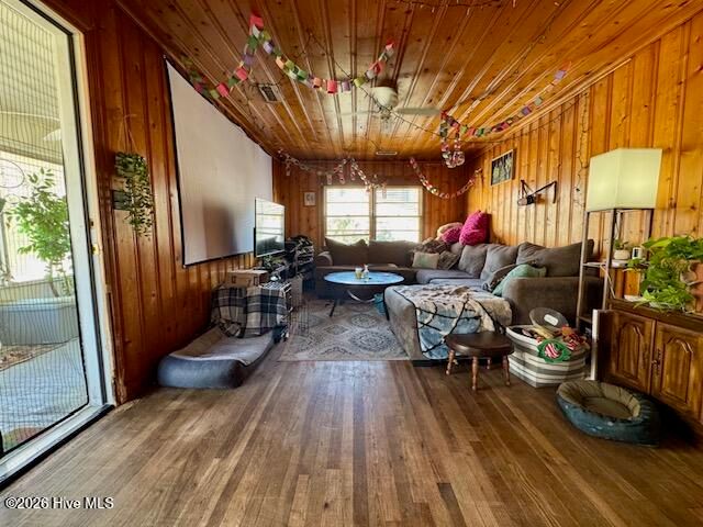 515 Hillside Drive S, North Myrtle Beach, SC 29582