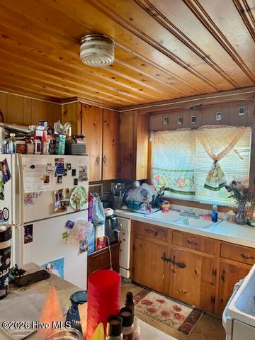 515 Hillside Drive S, North Myrtle Beach, SC 29582