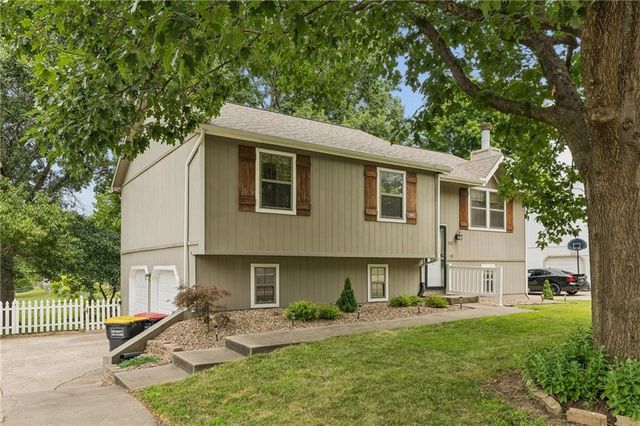112 E Frank Street, Kearney, MO 64060