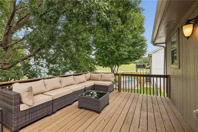 112 E Frank Street, Kearney, MO 64060