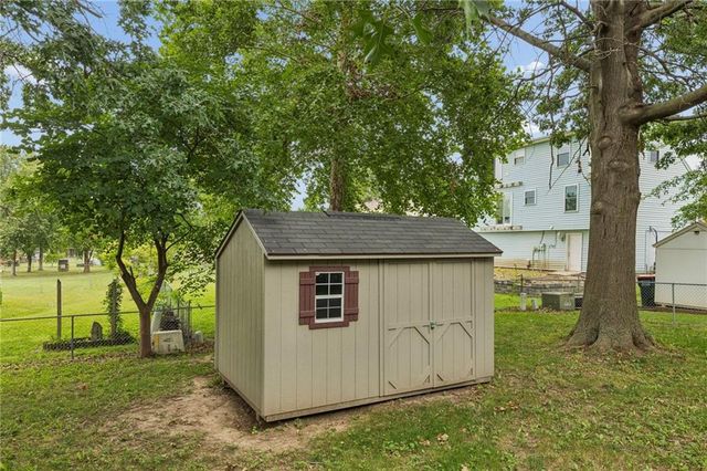 112 E Frank Street, Kearney, MO 64060