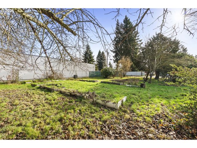 894 MEADOWLAWN DR SE, Salem, OR 97317