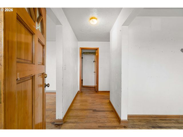 894 MEADOWLAWN DR SE, Salem, OR 97317