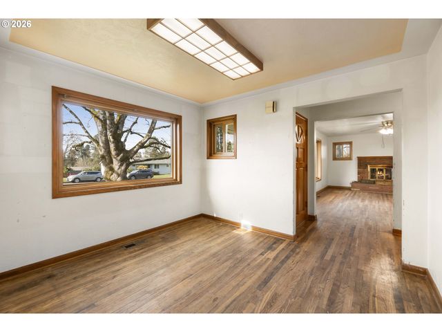 894 MEADOWLAWN DR SE, Salem, OR 97317