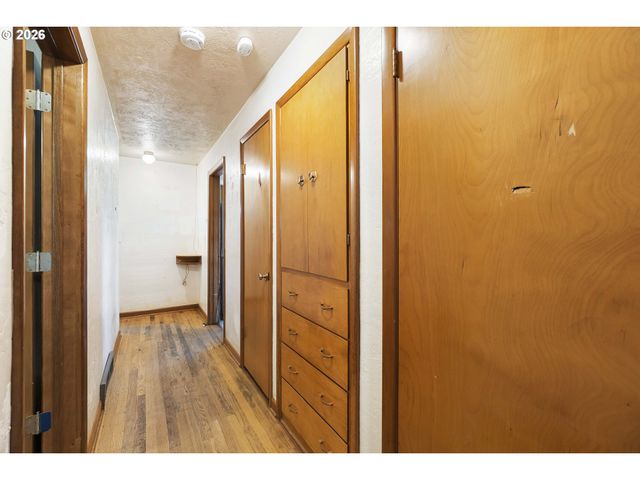 894 MEADOWLAWN DR SE, Salem, OR 97317