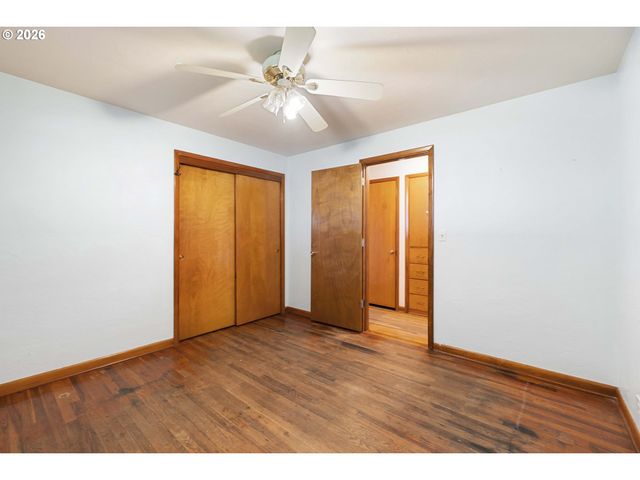 894 MEADOWLAWN DR SE, Salem, OR 97317