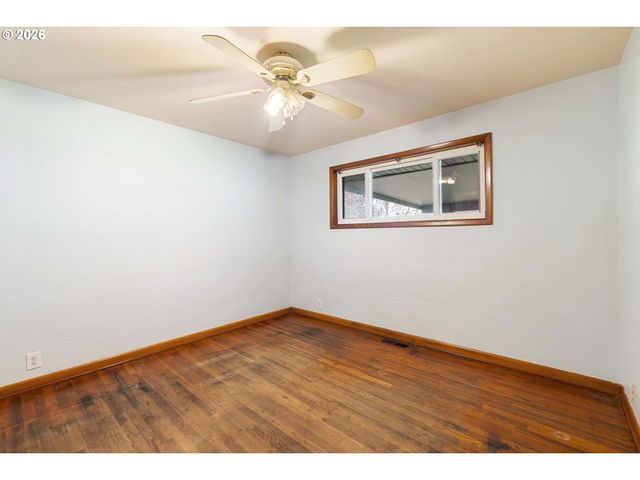 894 MEADOWLAWN DR SE, Salem, OR 97317