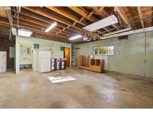 894 MEADOWLAWN DR SE, Salem, OR 97317