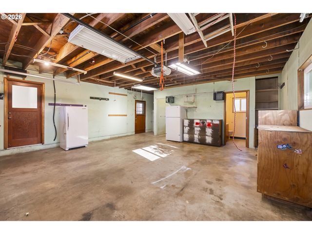 894 MEADOWLAWN DR SE, Salem, OR 97317