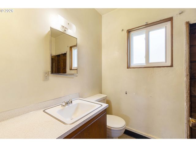 894 MEADOWLAWN DR SE, Salem, OR 97317