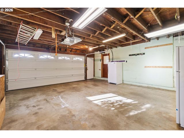 894 MEADOWLAWN DR SE, Salem, OR 97317